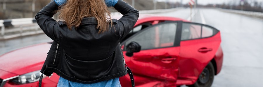 Voiture accidentée © Shutterstock